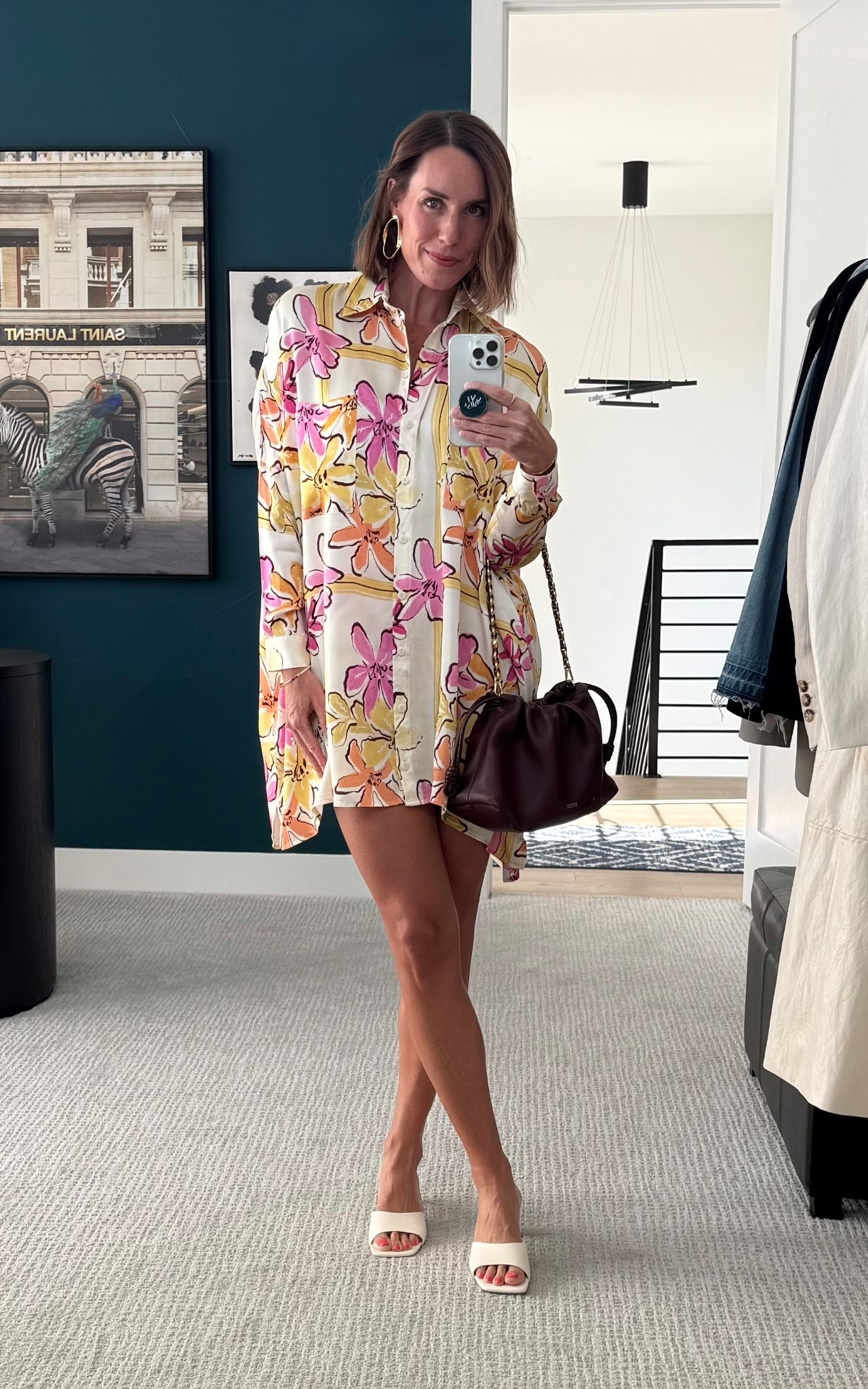 Summertime evening look. Flowy shirt dress, heeled sandals, statement bag. Floral print. Fun and flirty! 