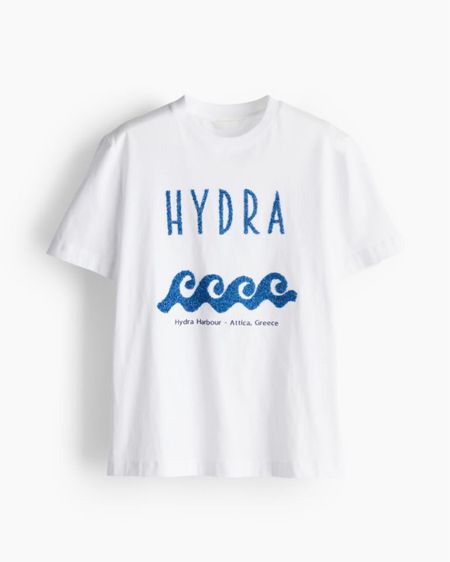 Greece graphic tee 

#LTKstyletip #LTKSeasonal #LTKfindsunder50