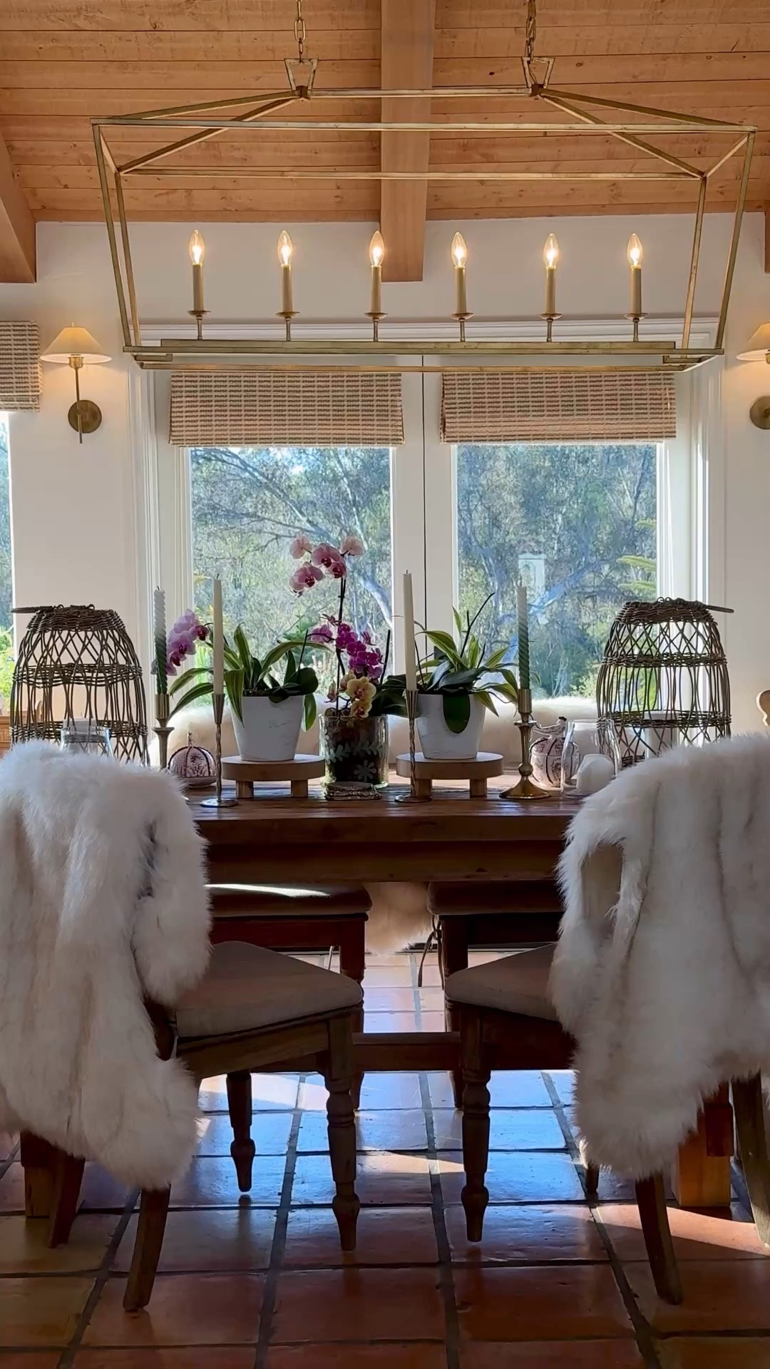 Dining room summer refresh! ✨

Are you in the mood to update your home decor?💗

I added a cute rattan bar cart, faux orchids to our dining table, lantern candle holders, rattan candle holders, candlesticks, candles, shearlings, a chandelier, a cute throw rug for a fresh dining room home decor update. 🌸

#diningroomtable #windowshades #diningroomchairs #lightfixtures #candles



#LTKSaleAlert #LTKHome

#LTKgrwm