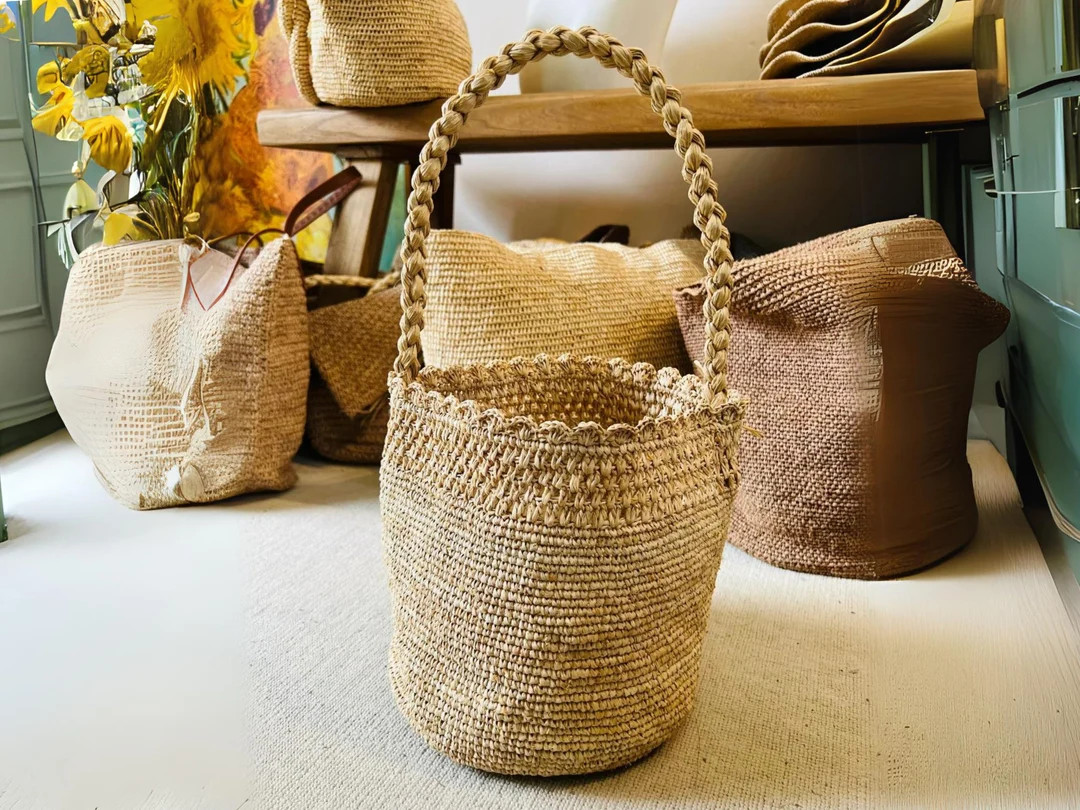Sac seau artisanal en paille de raphia, fourre-tout d'été, sac à bandoulière avec bandoulièr... | Etsy (US)
