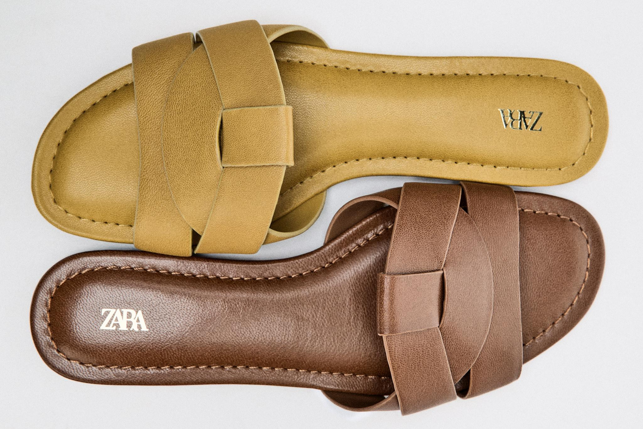 FLAT LEATHER CRISS-CROSS SANDALS | Zara UK