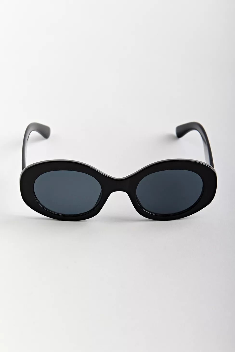 Astor Oversized Oval Sunglasses | Urban Outfitters (US and RoW)
