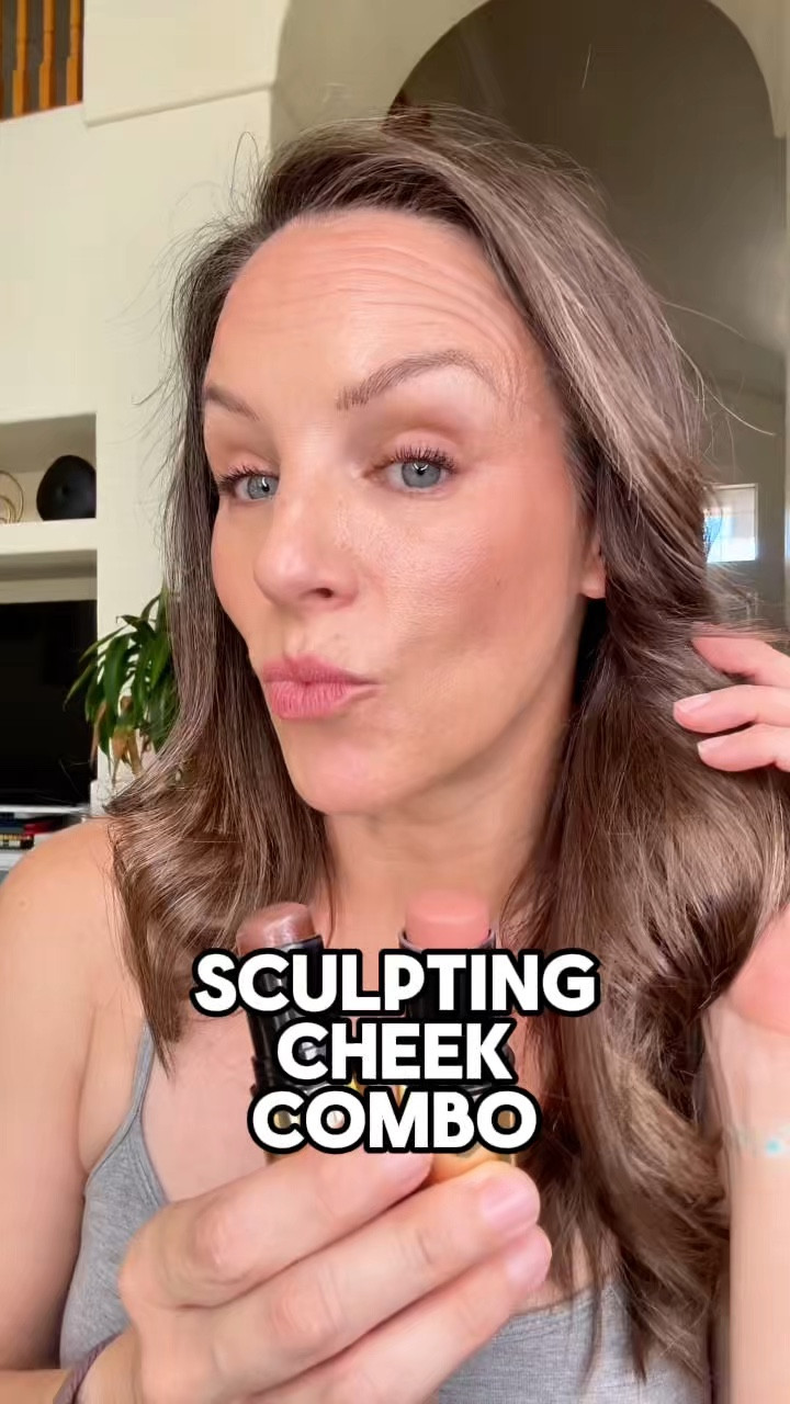 This U-back design from Attraco is so flattering. Stretchy straps, built-in shelf bra, breathable fit, and a fraction of the price of high-end brands. If you want cute gym tops without spending $60–70, grab this one.

#attraco #attracosports #workouttank #workouttop #gymfit 