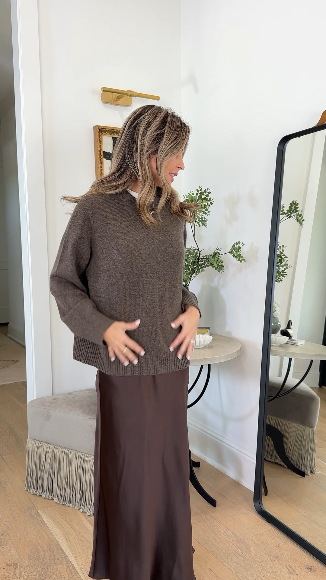 New fall cashmere from @onequince. I’m 5’6’’ for reference.

-Both sweaters are size S
-Skirt is size XS
-Earrings are TTS

@onequince #quincepartner #liketkit



#LTKFindsUnder100 #LTKWorkwear #LTKOver40