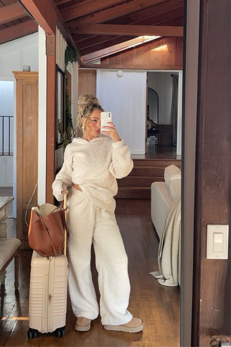 Comfiest sweat suit ever! 🧸☁️🪞♥️ wearing size small code Delaney for 30% off! (Could also do a M!) 

#LTKstyletip #LTKfindsunder100 #LTKSeasonal