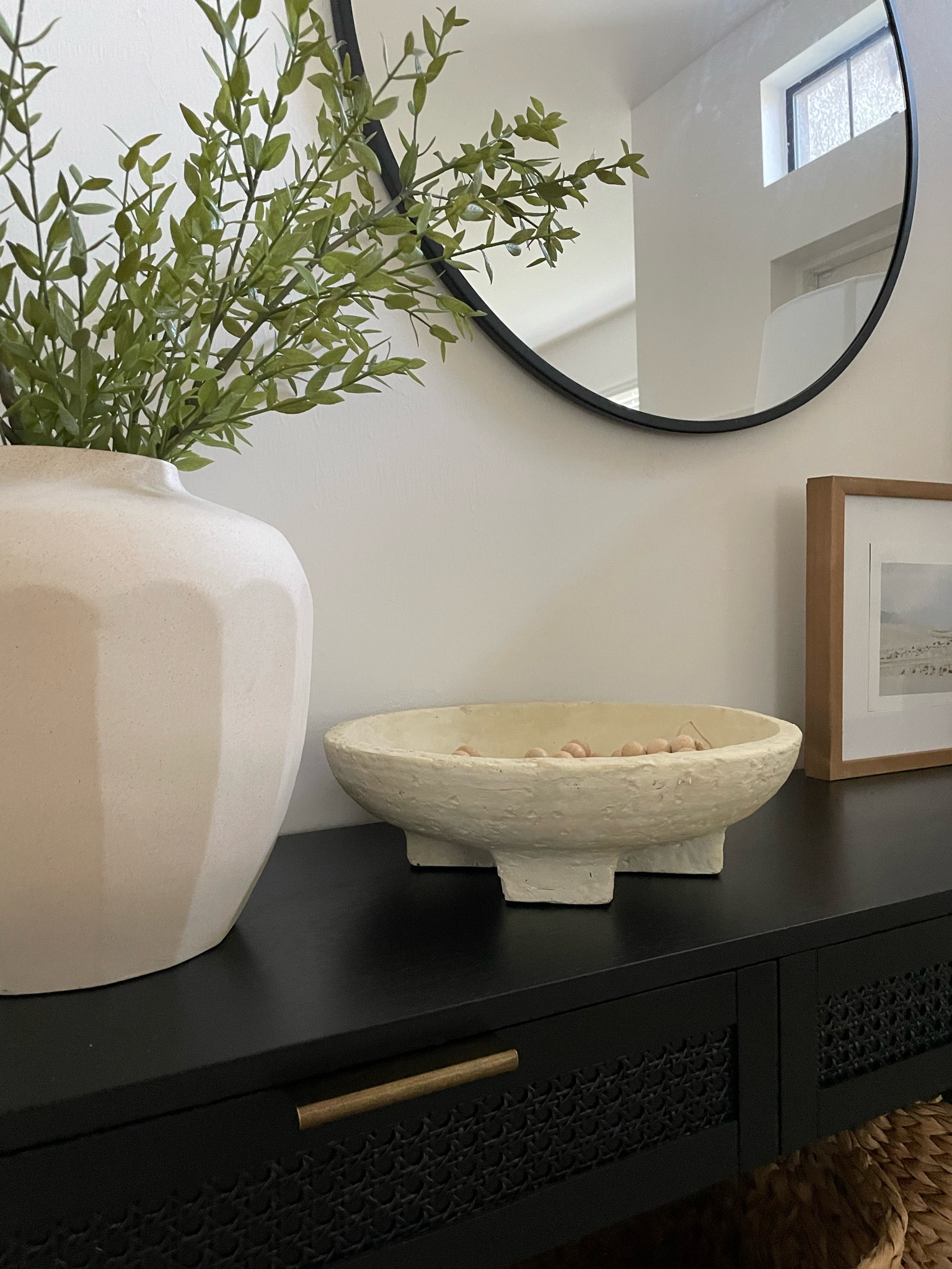 Entryway decor. Spring refresh.

Home decor
Modern transitional 
Modern coastal home
Traditional entryway 
Target
Amazon
Entryway console table
Black console table
Woven storage baskets 
Round mirror
Studio McGee
Runner
Entryway storage 


#LTKunder50 #LTKhome #LTKunder100