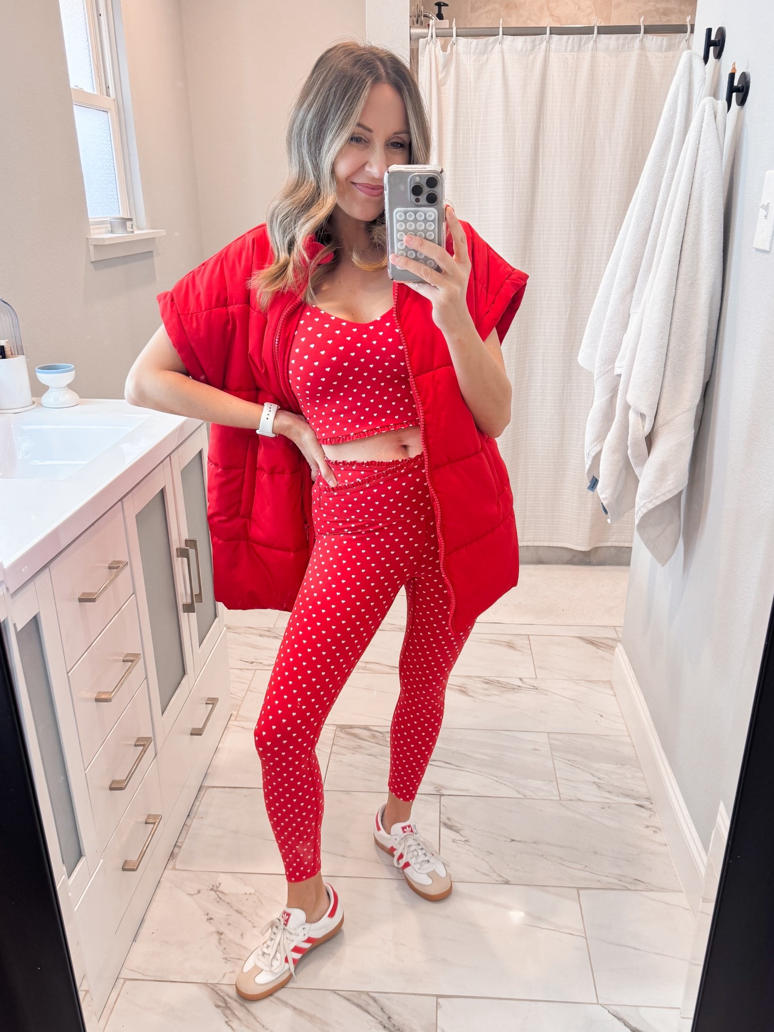 M in set, S in vest 

#LTKFindsUnder50 #LTKActive #LTKdayinmylife