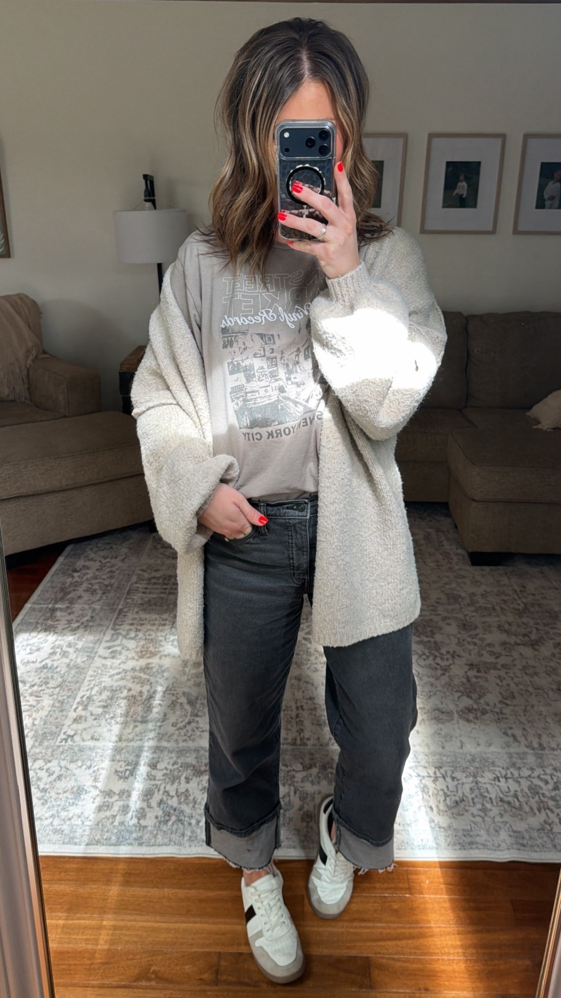 Casual mom outfit of the day // 

#LTKSaleAlert #LTKootd #LTKMidsize