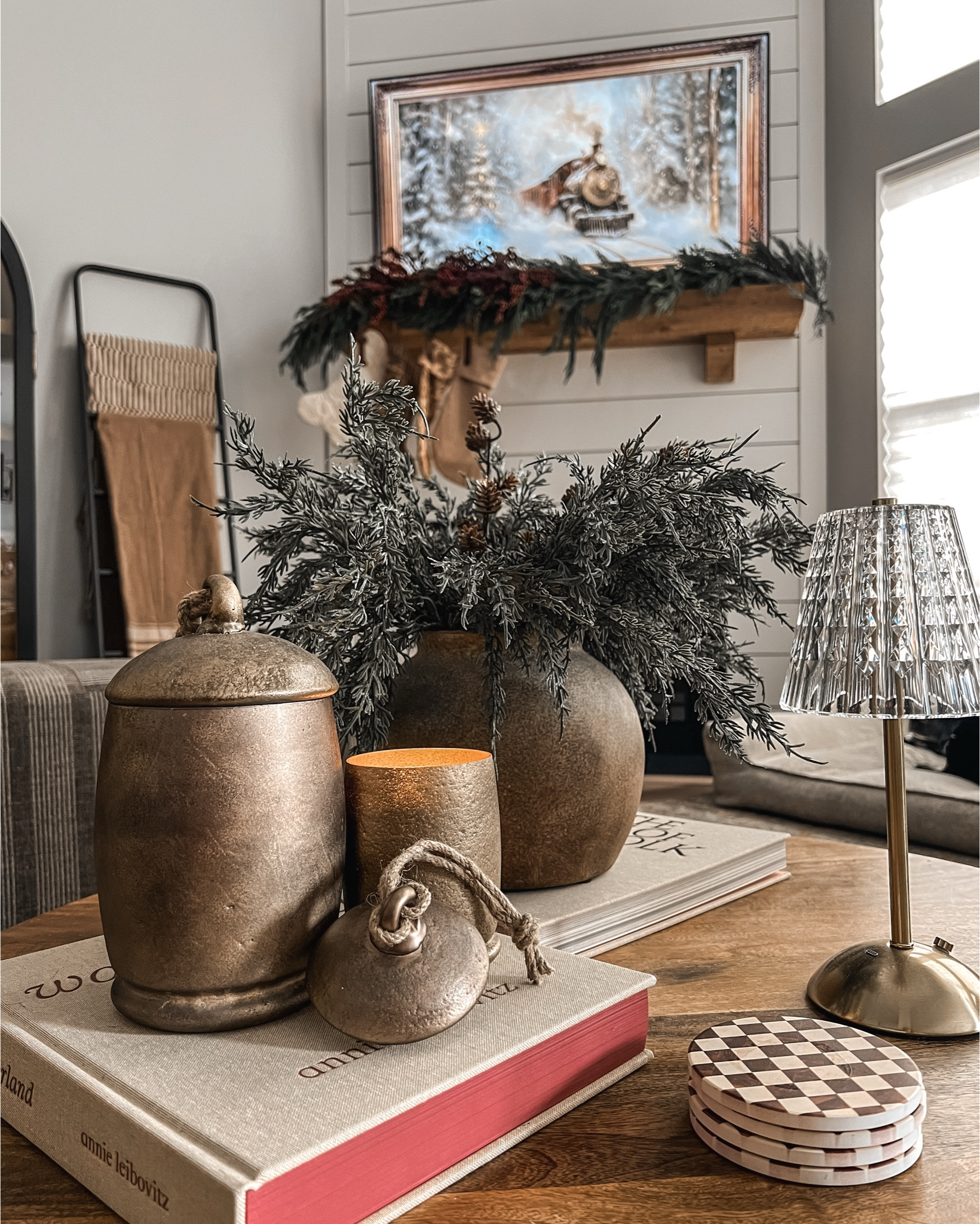 Christmas coffee table styling✨

Christmas Decor | Holiday Decor | Living Room

#LTKHoliday #LTKHome