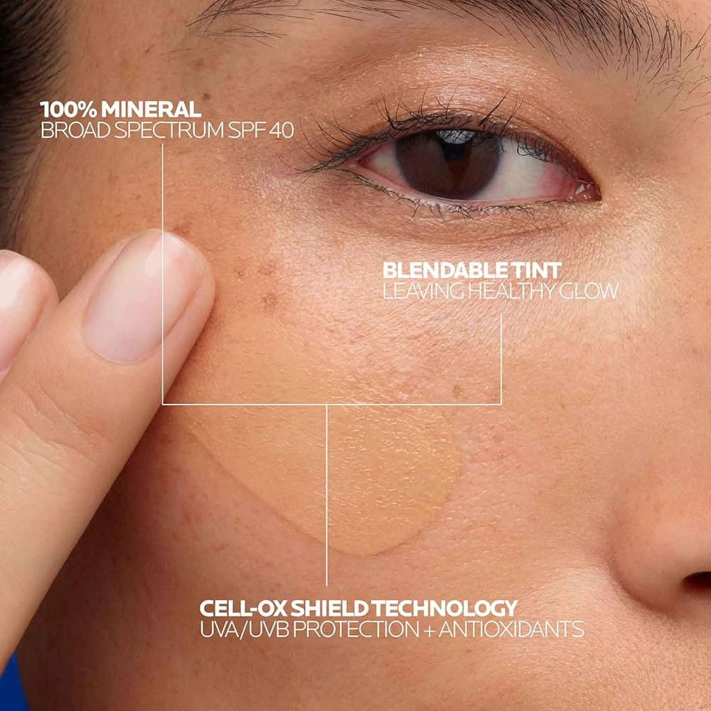 La Roche-Posay Anthelios Sunscreen SPF 40, Ultra-Light Fluid Broad Spectrum SPF 40, Face Sunscree... | Amazon (US)