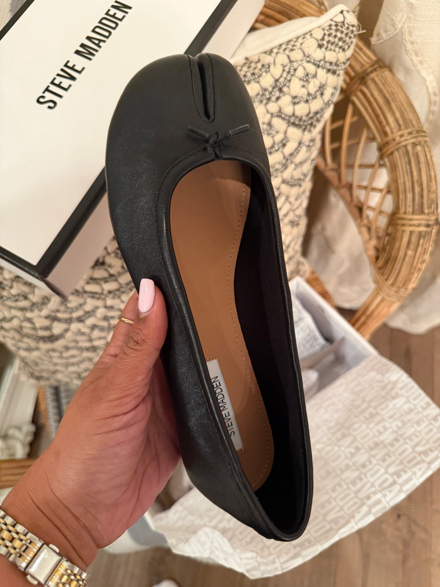 True to sz 
Steve madden tabi flats