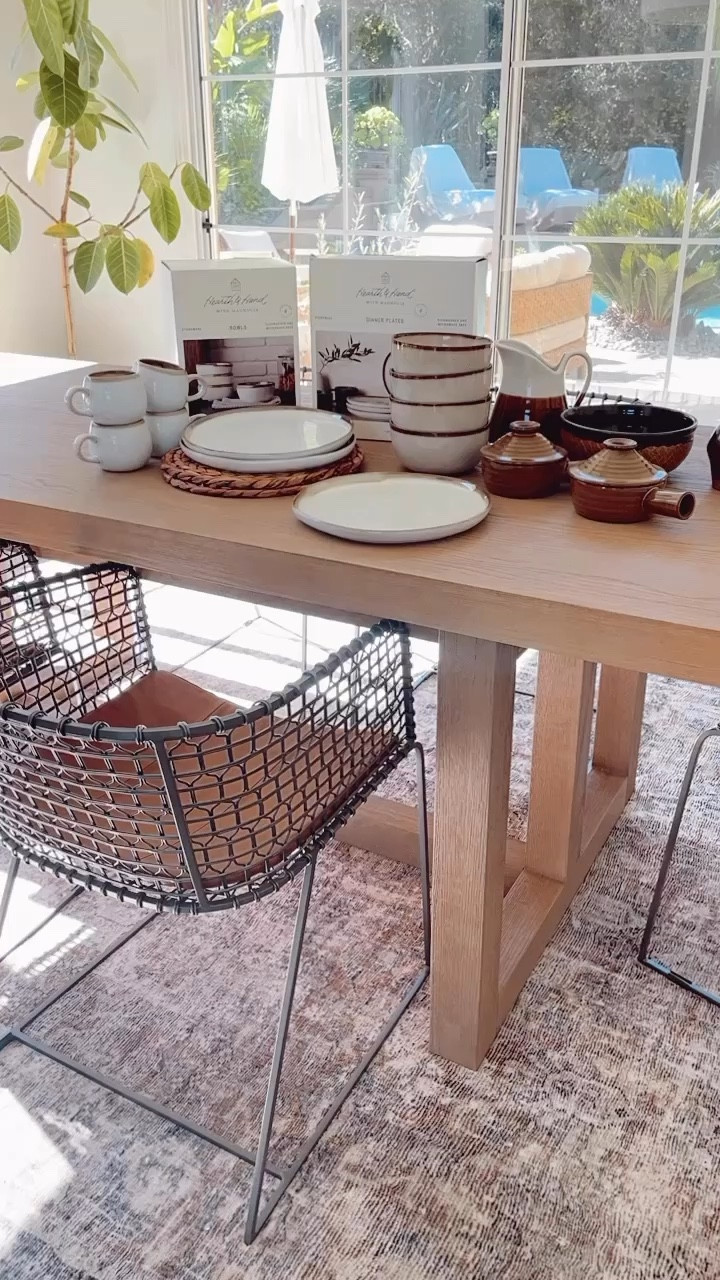 Love my new stoneware dinner set from the Hearth & Hand collection at Target! 

#dinnertable #dishes #plates #bowls #mugs #targetfinds


#LTKhome