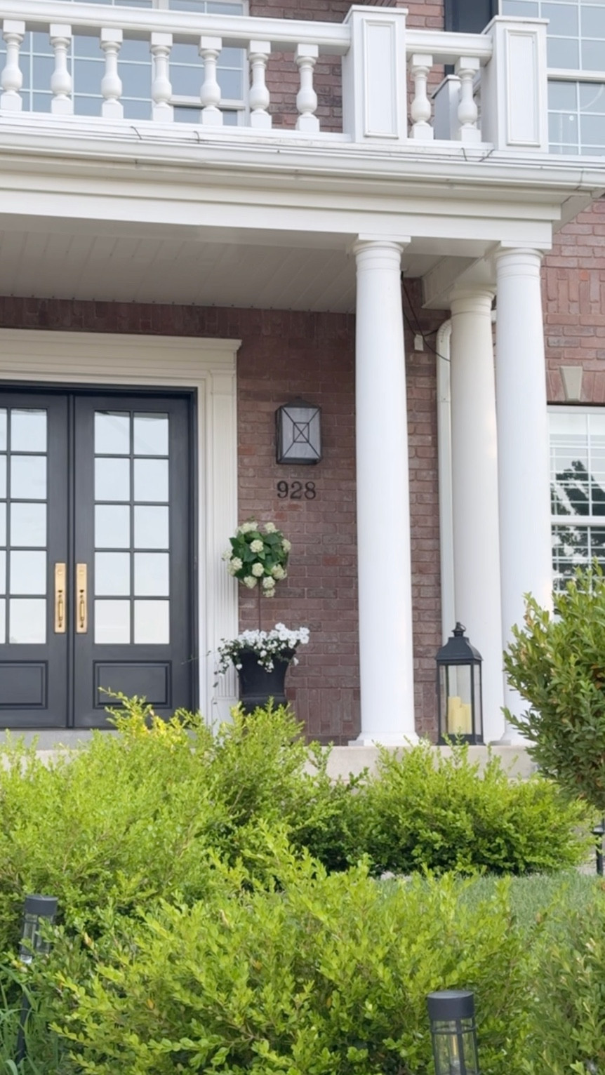My front porch… get the look!

#LTKHome