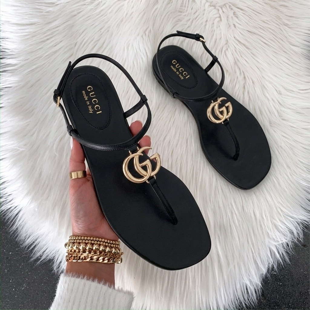 Gucci brown sandals runs true to size. I wear size 8.5 / 39.5