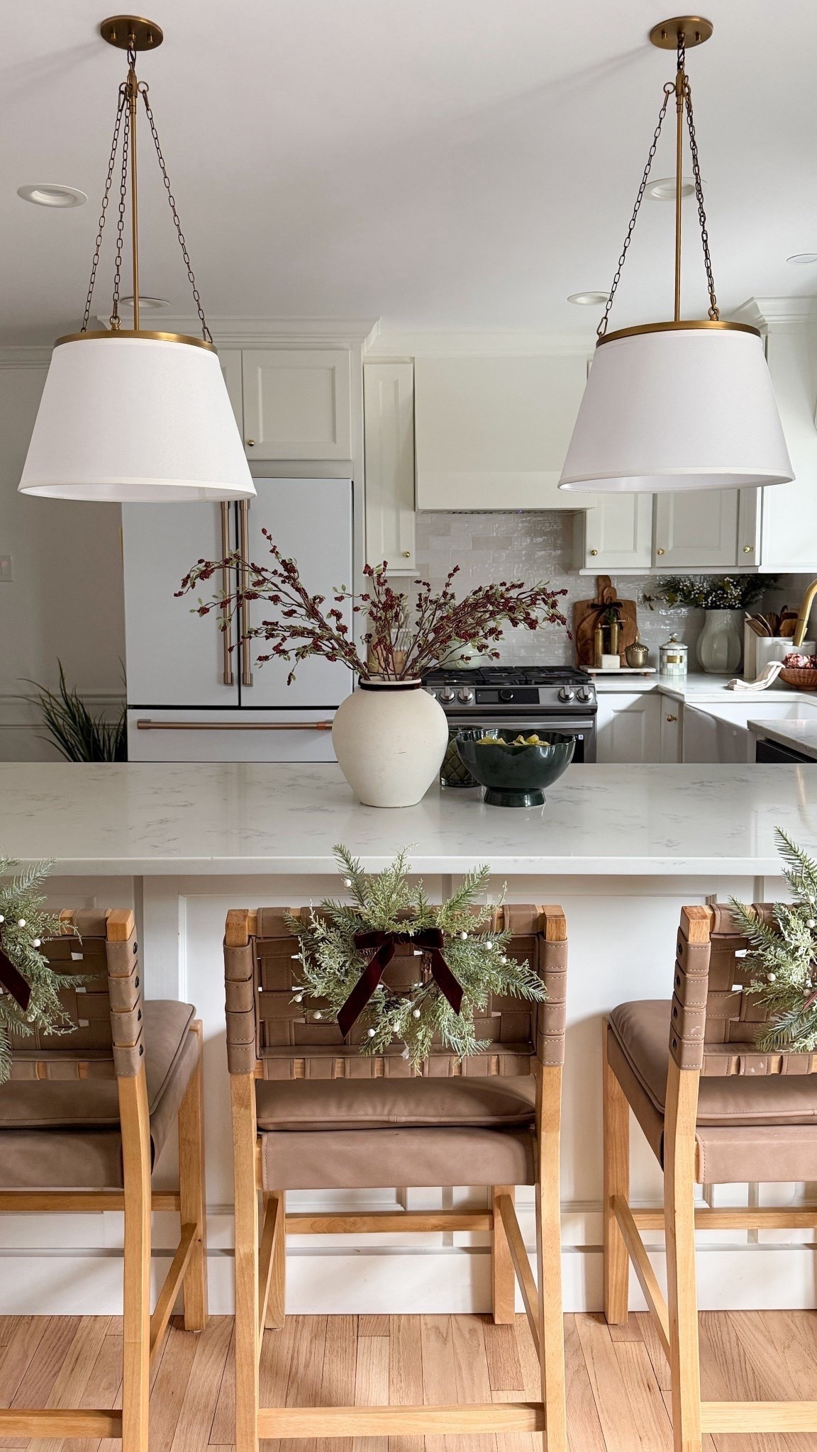 A little sneak peek of our holiday winter kitchen styling 🍒🌲
I kept everything neutral, clean, and elevated this year — warm wood tones, soft greenery, and just enough cozy touches to make the whole space feel magical without overwhelming it.





#LTKHome #LTKHoliday #LTKSaleAlert