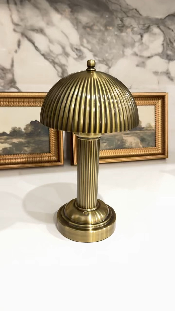 This fluted lamp from Target is so cute and under $30!

Target, spring, home, decor, modern, glam

#LTKWatchNow #LTKSeasonal #LTKHome