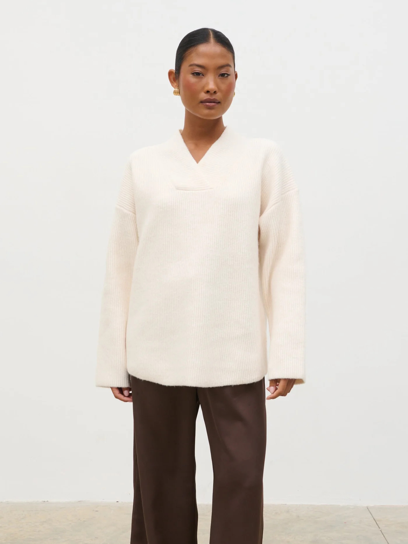 Briana Chunky V-Neck Knit Jumper - Cream | Pretty Lavish (UK)