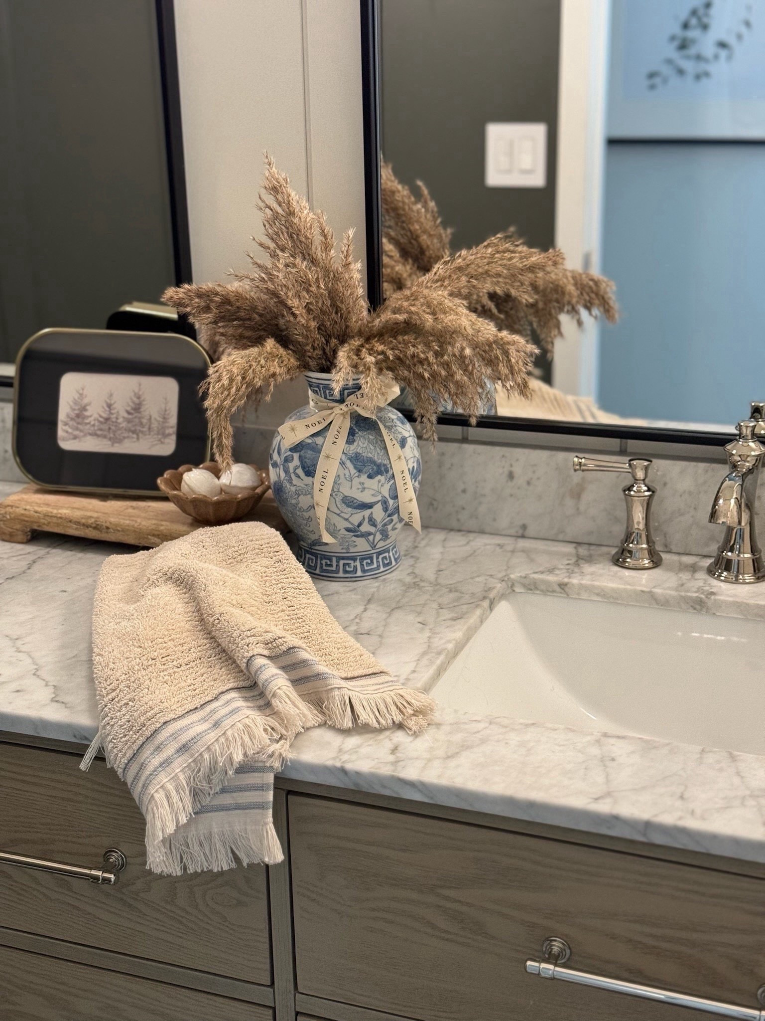 These gorgeous towels are 25% off right now and they make for the best bathroom accent! A gorgeous cream and blue color way with a soft fringe. 


#LTKSaleAlert #LTKHome