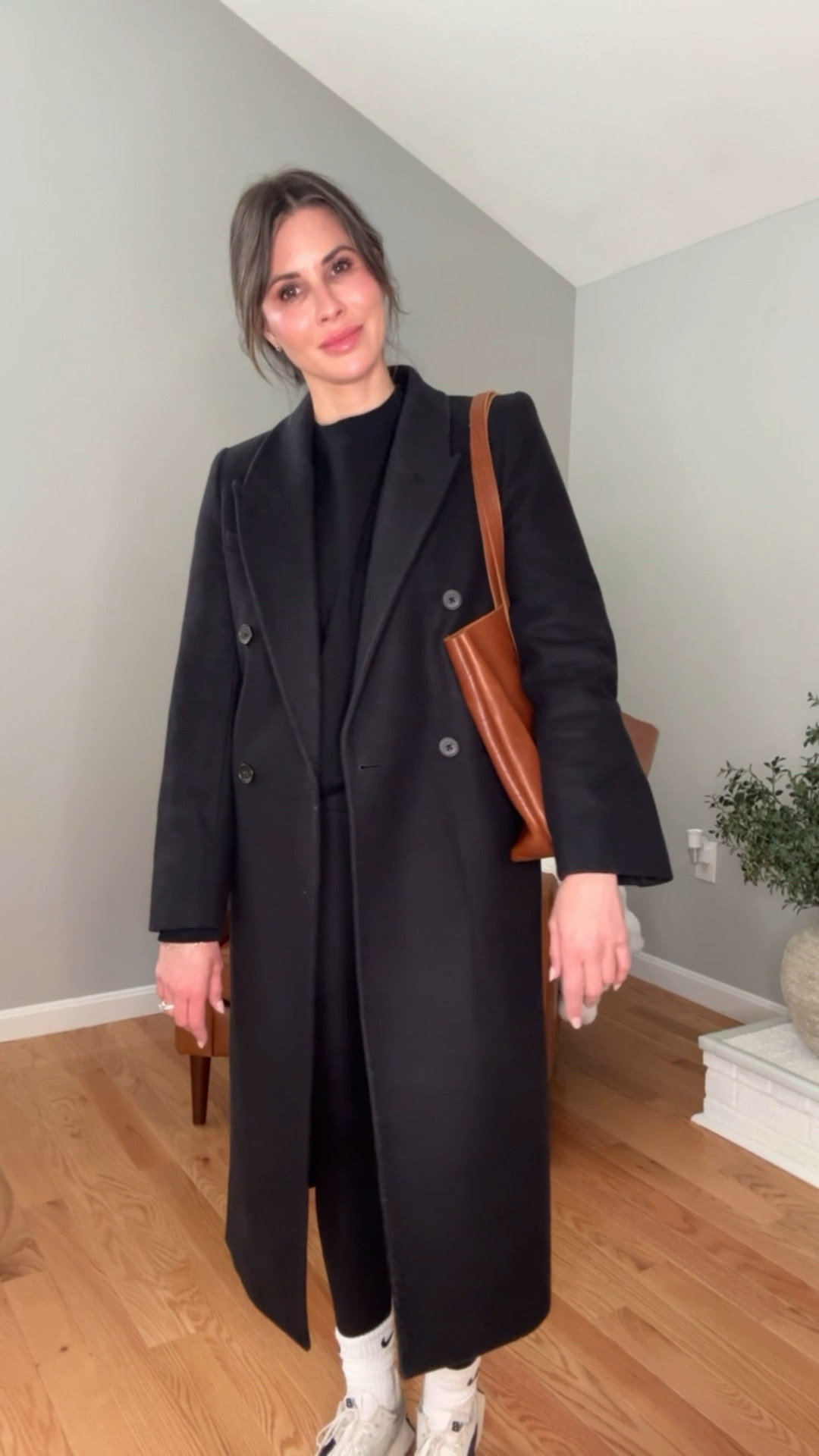 Typical throw on and go looks 

Black alo crew neck sweatshirt 
Lululemon align leggings 
New Balance sneakers 
Leather tote 
Aritzia babaton black jacket 
Weekend style
Soccer mom outfit  
Spanx 


#LTKOver40 #LTKActive #LTKmomlife