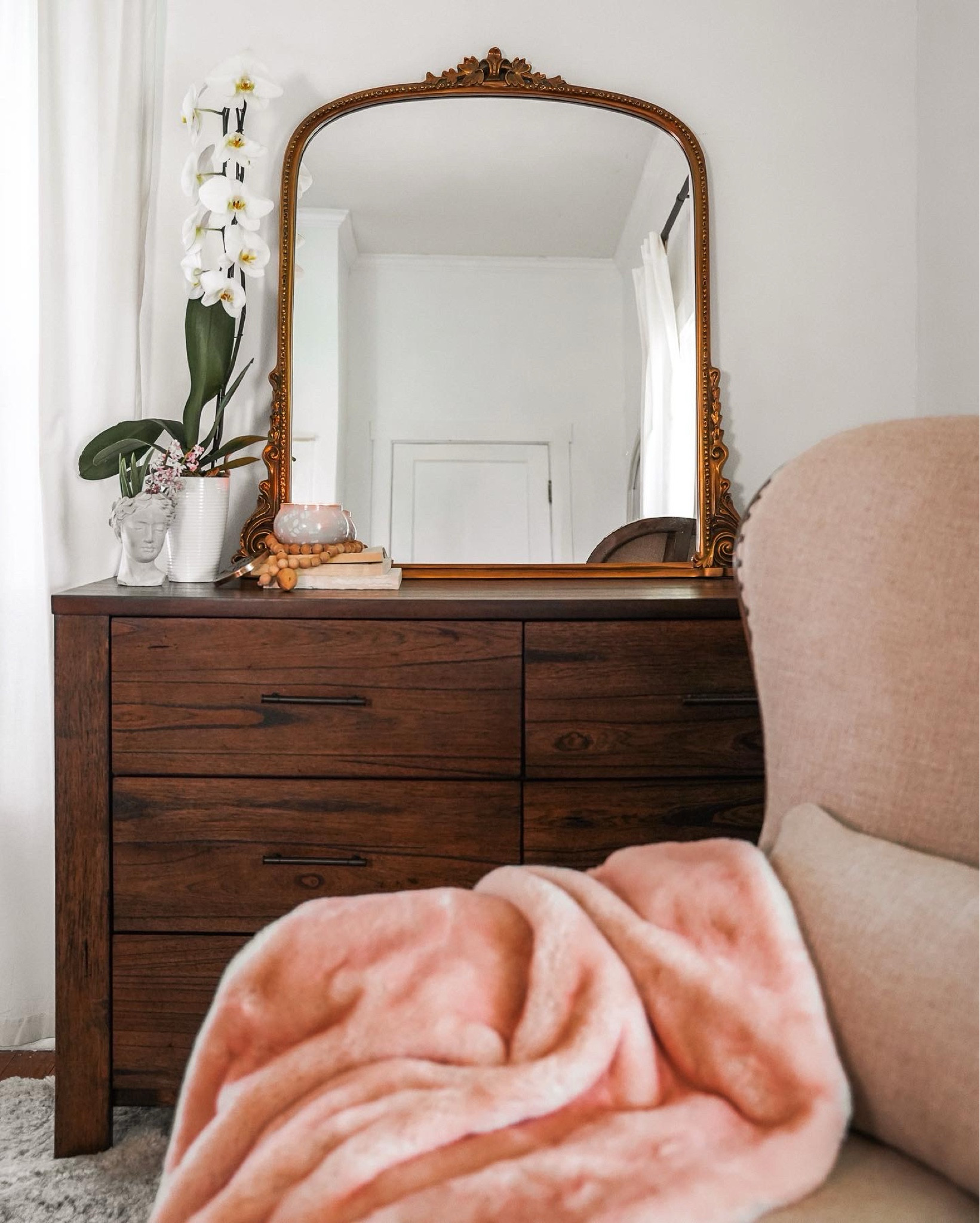This dresser!! Love it so much, was in our farmhouse and the mirror is fantastic too! 


Urban outfitters, Anthropologie, interior design, cozy, aesthetic 
, brown, gold 

#LTKStyleTip #LTKHome #LTKSaleAlert