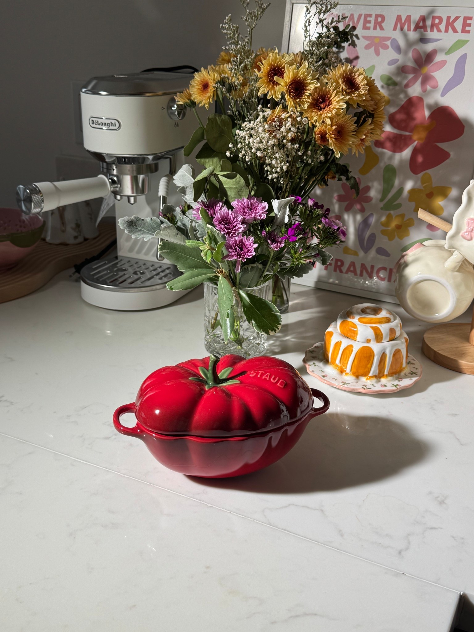 The cutest tomato cocotte by staub 💕🍅