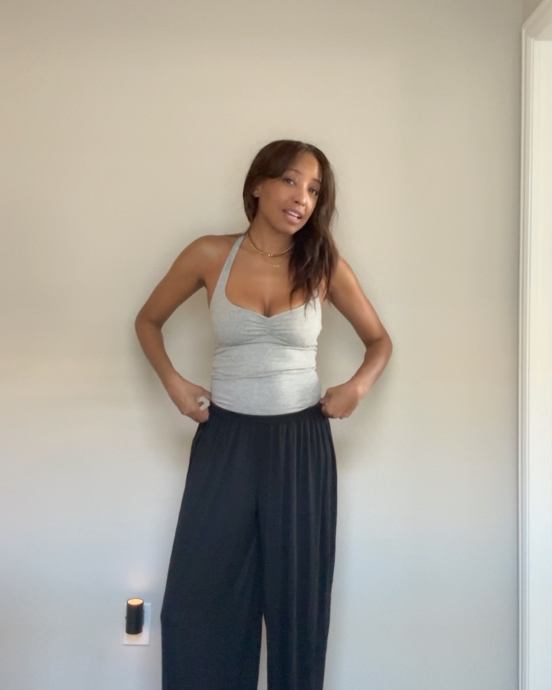 wearing 
XS halter
S pants
M jackett