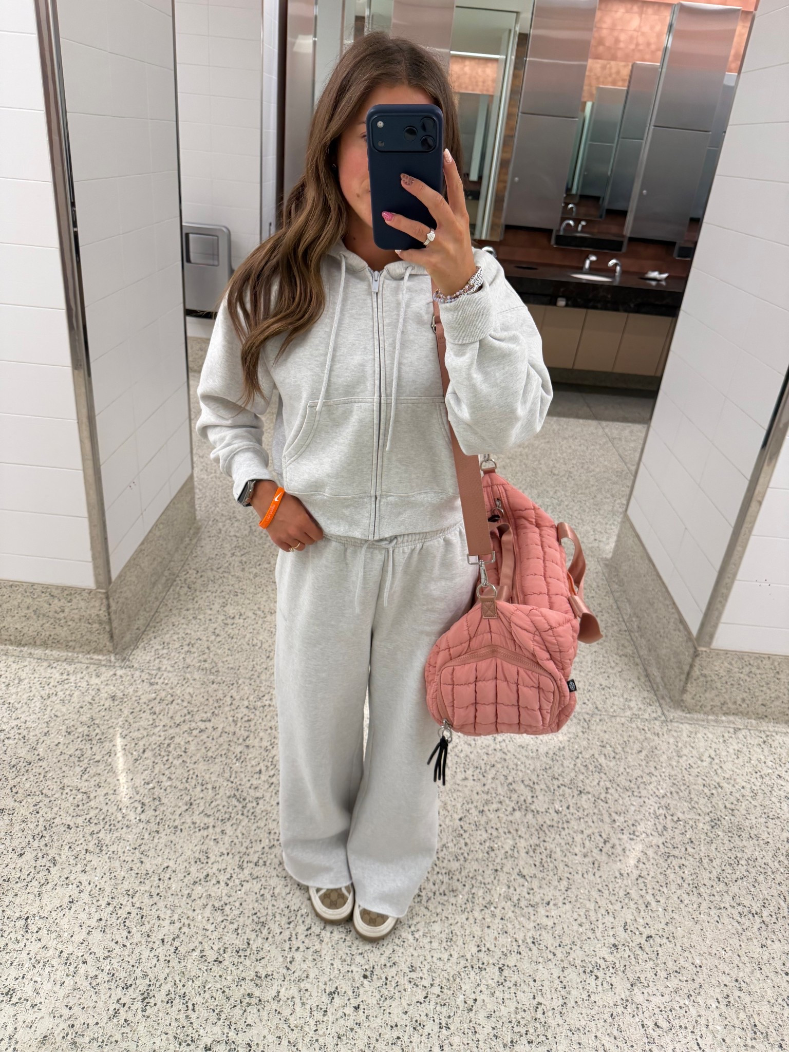 comfiest sweat set ever😍

#LTKGiftGuide #LTKHoliday #LTKSeasonal