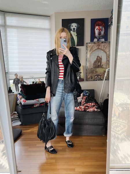 My version of the classic Breton and ballet flats outfit.
Jeans, bag, and shoes are vintage/secondhand.
•
.  #StyleOver40  #levis  #vintagelevis #miumiuflats  #vintagebag #thriftFind  #thriftfind #secondhandFind #FashionOver40  #MumStyle #genX #genXStyle #shopSecondhand #genXInfluencer #WhoWhatWearing #genXblogger #secondhandDesigner #Over40Style #40PlusStyle #Stylish40s #styleTip  #HighStreetFashion #StyleIdeas


#LTKstyletip #LTKFind #LTKshoecrush