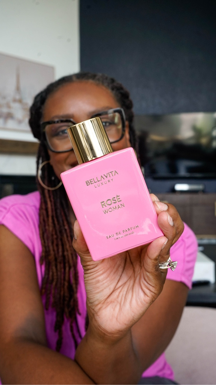 Use code KAE5 to save 5% on your order ✨
If you love a rose… but want something softer, fresher, and a little unexpected—this is it.

This is not your typical sharp rose.

Think:
 🌸 Peachy rose (fresh off the tree, not overly juicy)
 🌿 Light, airy, slightly aromatic
 ✨ Soft, romantic, and effortless

There’s something about the way the peach and rose blend together that just feels… feminine without trying too hard.

And the lily of the valley in this? It smooths everything out so beautifully—no harsh edges, just a clean, balanced dry down.

This is one of those fragrances you can wear:
 ✨ To work
 ✨ Running errands
 ✨ On a daytime date
 ✨ Straight into the evening

It’s giving sundress, sunshine, soft wind, and just enough to feel put together without doing too much.

If you love a fruity floral that leans elegant instead of overly sweet… you’re going to fall in love with this one 💕

Go ahead and grab it while you can 👀

#PerfumeOfTheDay #FragranceLover #FruityFloral #RosePerfume #EverydayLuxury