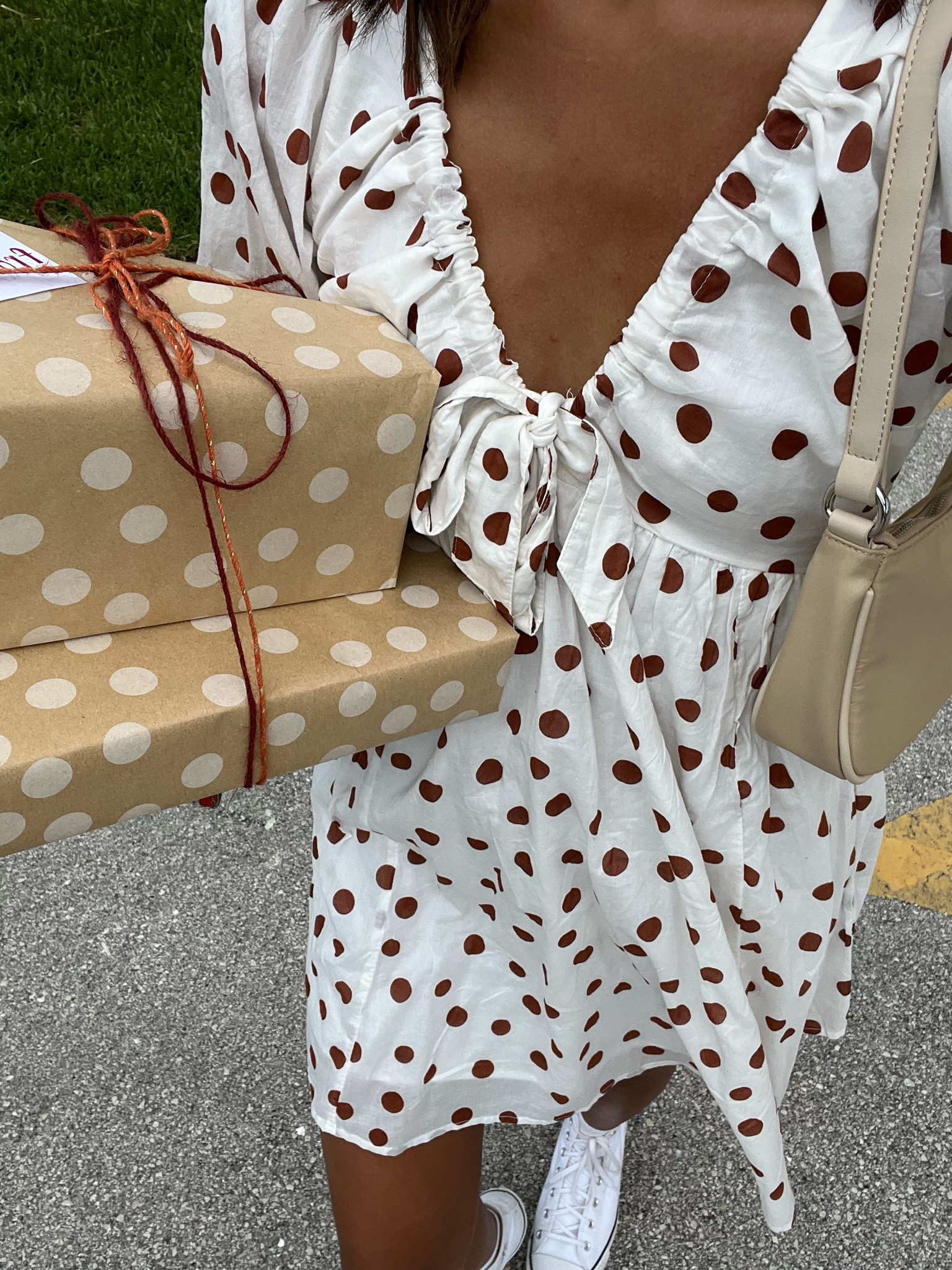 1st birthday party outfit 🧁

dress: Abercrombie 
bag: peta and Jain (princess Polly)

sundress, polka dot dress, puff sleeve dress, tall girl dres, white dress