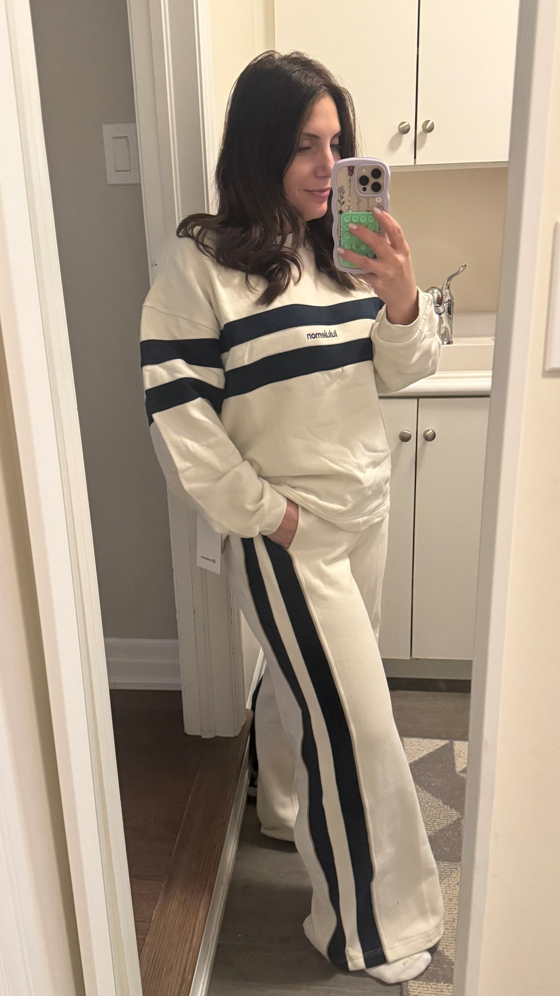#LTKcasual #LTKcomfy
Ok, just a little obsessed with this tracksuit !! Size way down!!!

#LTKcanada #LTKmidsize