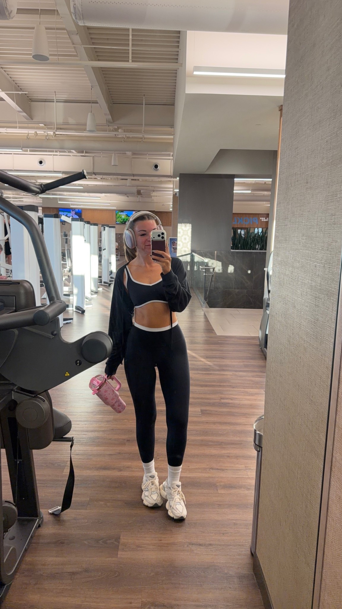 Black fitness gym workout set black legging sports bra and sneakers

Wearing small leggings xs sports bra

Fitness
Activewear
Gym
Workout
Athletic
Hiking
Running 

#LTKStyleTip #LTKFindsUnder100 #LTKActive