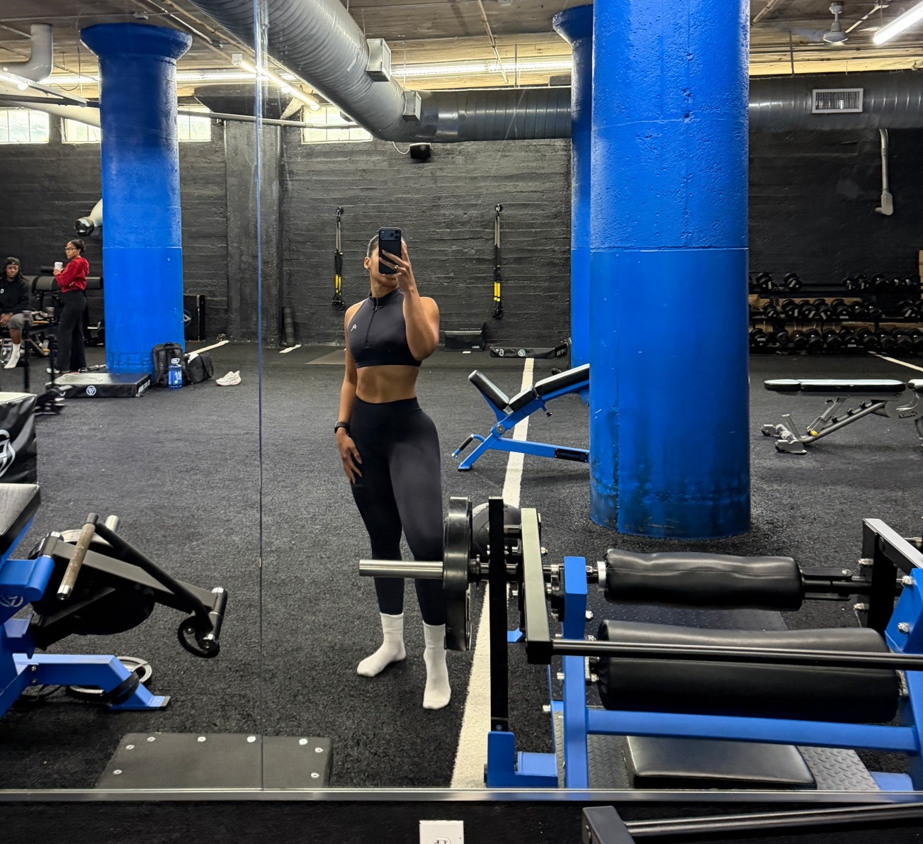 Blue Oner Active set! 
Wearing XS in the bra & leggings 