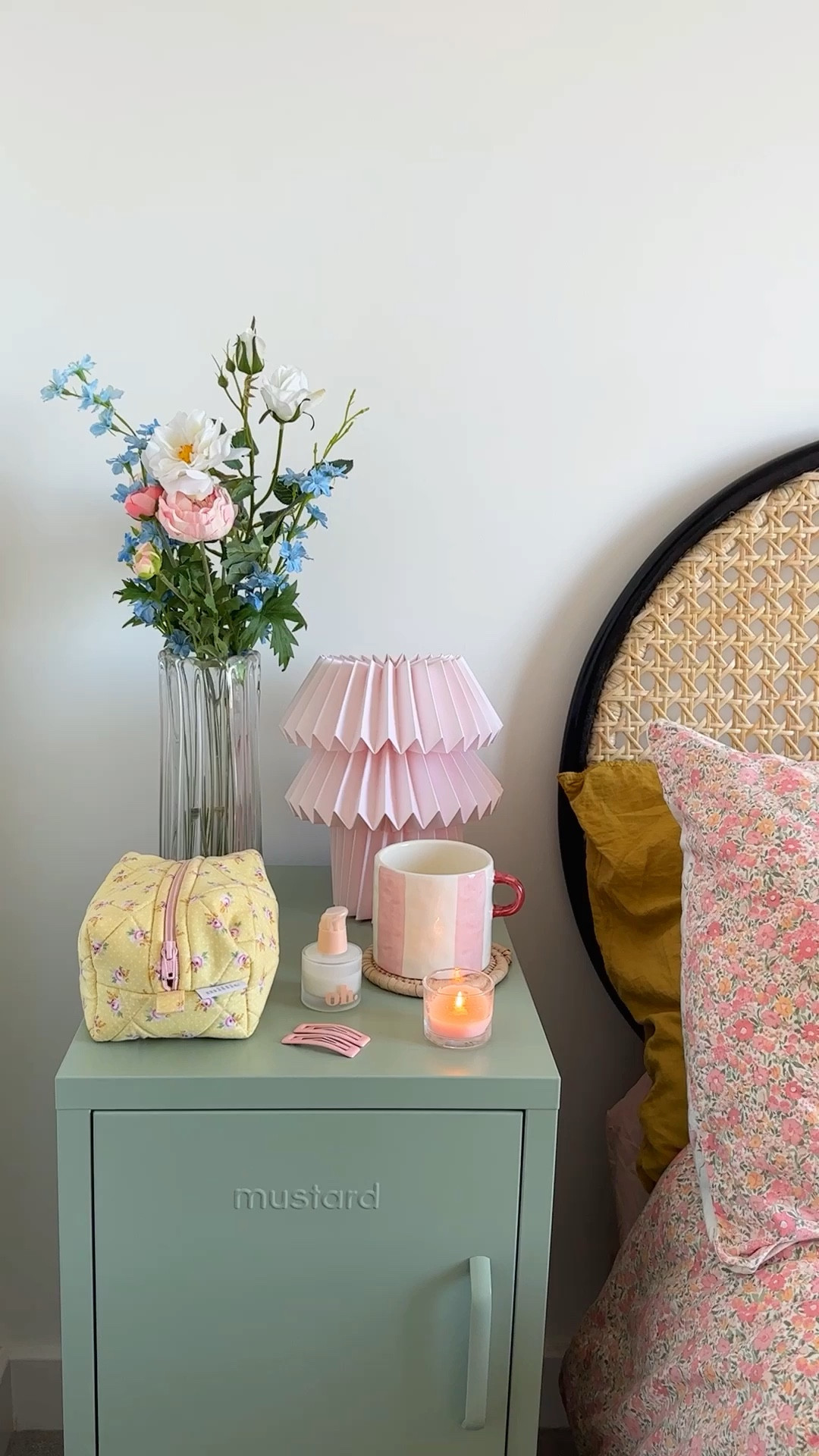 Bedside table decor 🎀

#LTKeurope #LTKhome