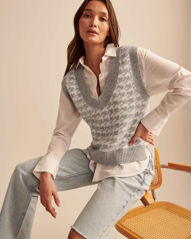 Cropped Pattern V-Neck Sweater | Abercrombie & Fitch (US)