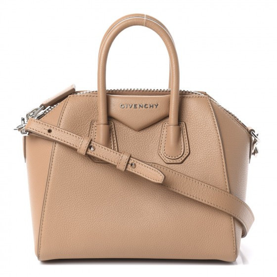 GIVENCHY

Sugar Goatskin Mini Antigona Beige


 77 | Fashionphile