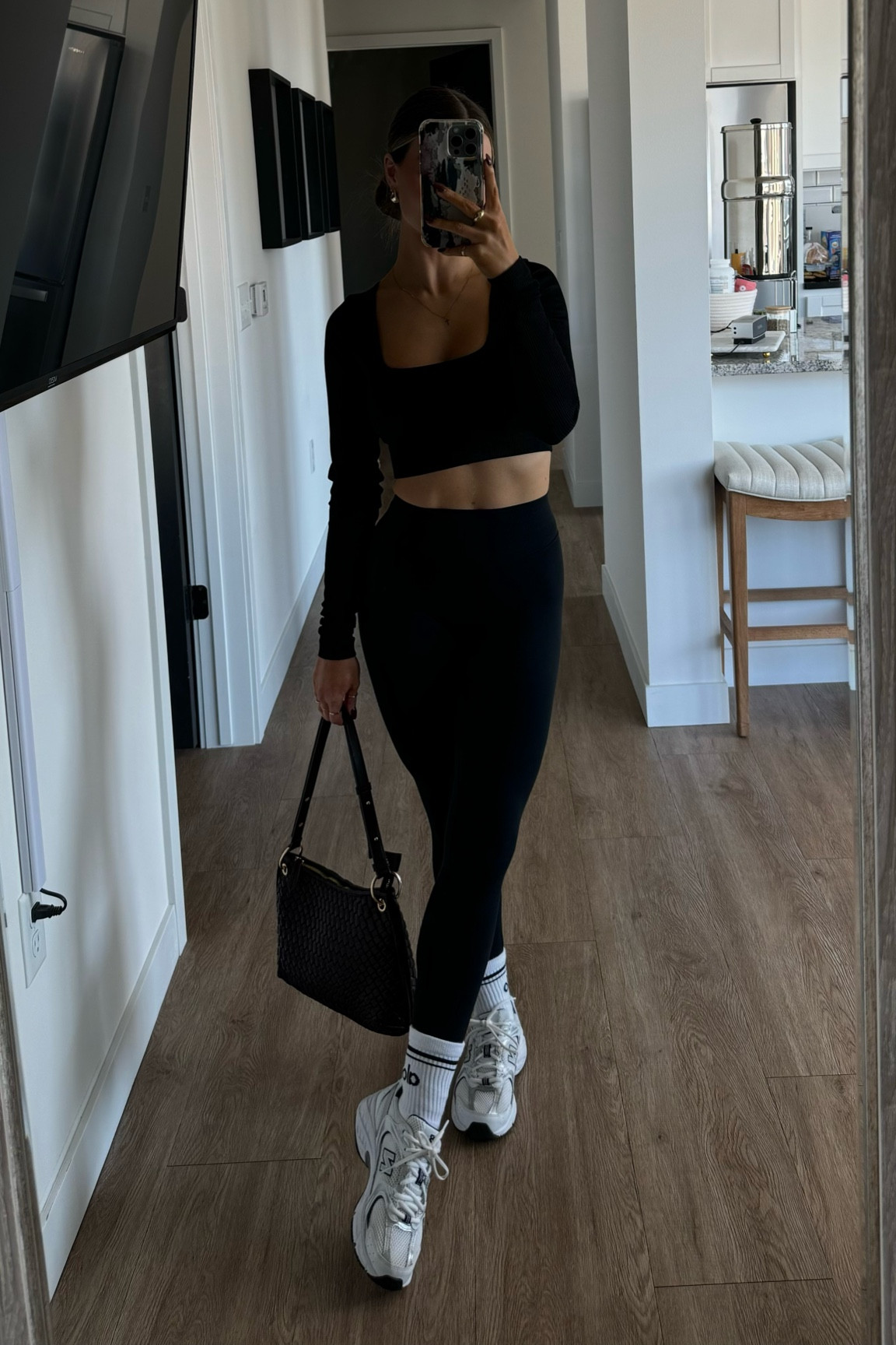 ATHLEISURE FIT 👟

#LTKFitness #LTKFindsUnder50 #LTKActive