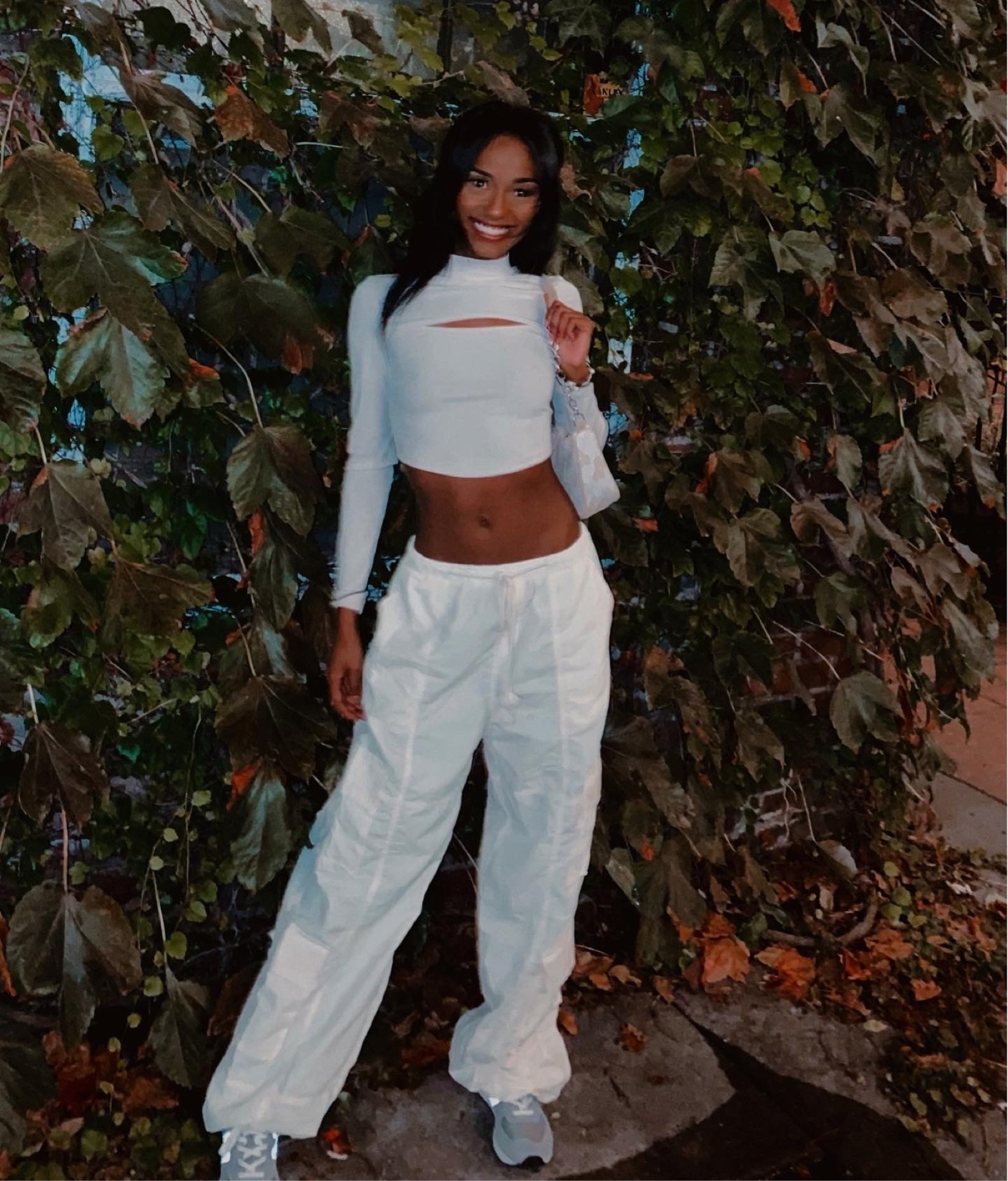 Low waist cargo trouser pants.

#LTKfit #LTKSeasonal #LTKunder50