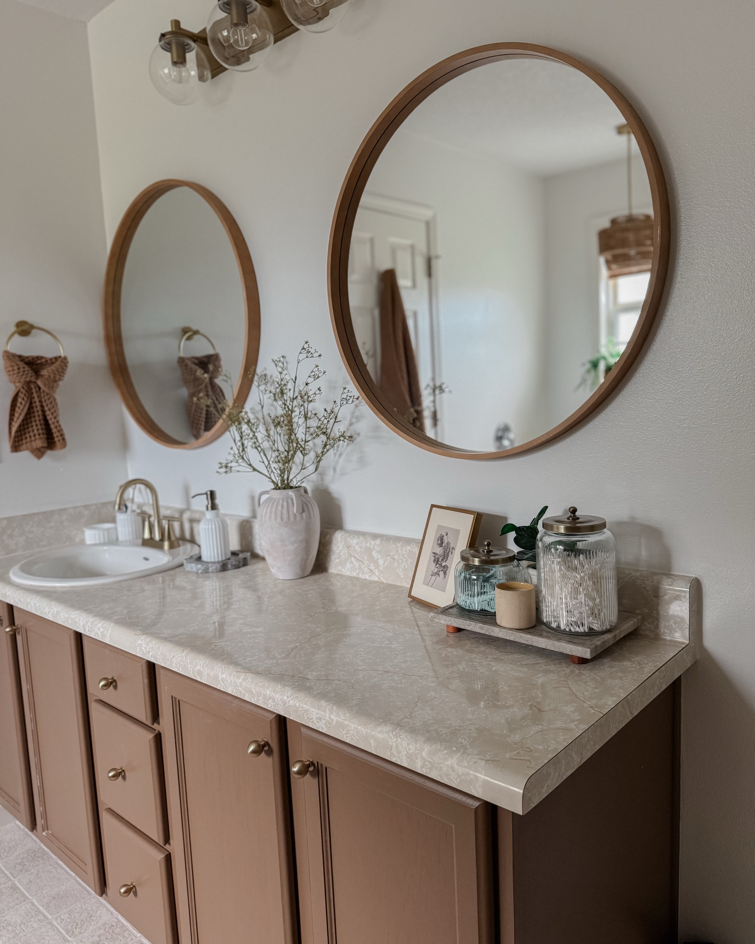 My large round mirrors are back in stock and on major sale!! Normally $60 on sale for $35! Sharing both ways I have styled mine

#LTKHome #LTKSaleAlert #LTKSeasonal
