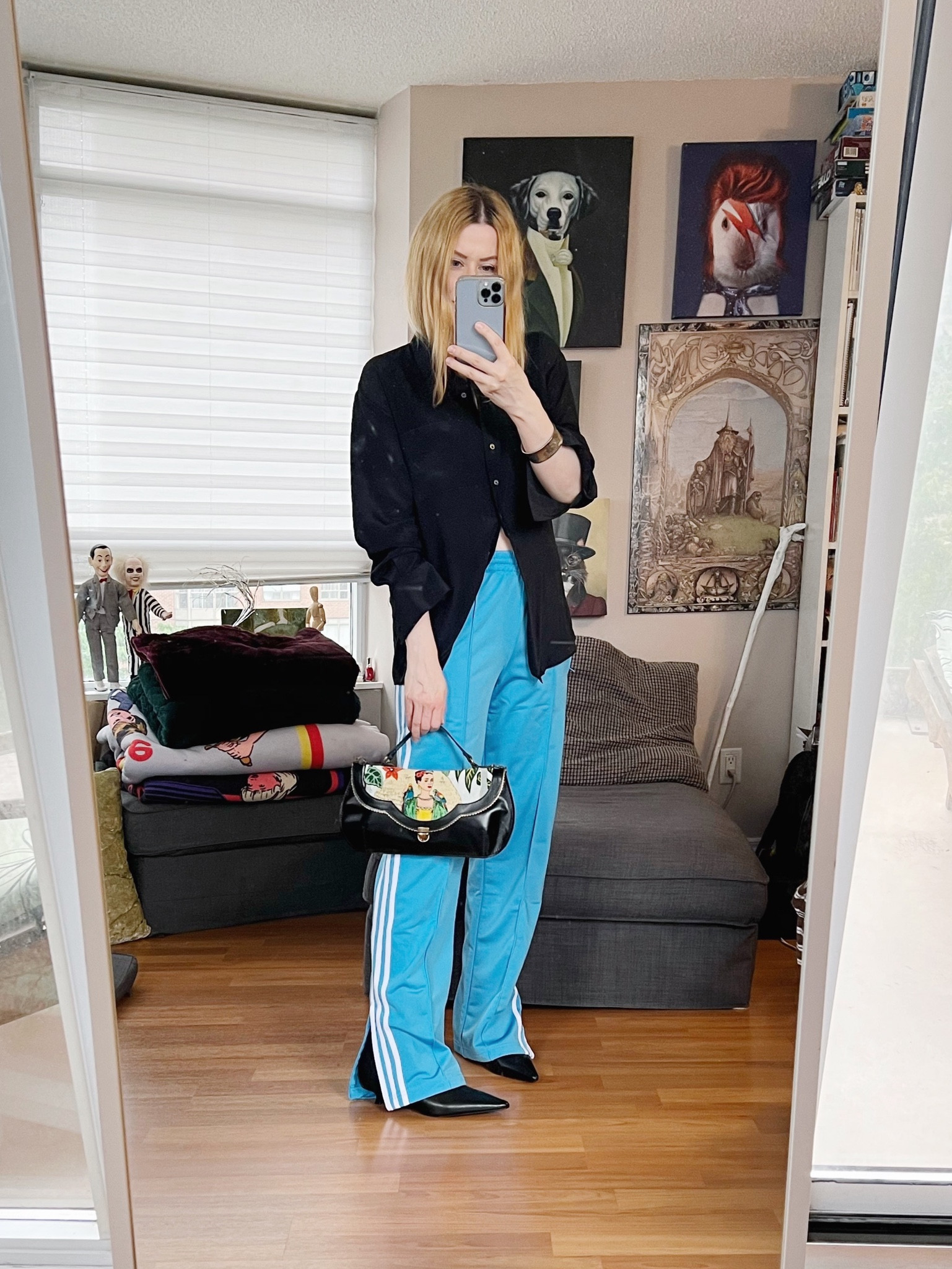 Yes, I am in my Adidas track pants and baggy jeans stage of life. But on to more important things my bags from @liberinabags arrived today and they are glorious. This is the handmade heather Frida Kahlo print bag from Israel. I’ll link it in my stories to the Etsy shop. Close up in the next slide. I talked about how I like to have bags and accessories that tells a story within your outfit and this bag is like a little piece of art that tells a big story.

Track pants secondhand.
•
. #torontostylist  #fashionstylist #summerlook  #StyleOver40  #adidas  #etsyfind #poshmarkFind #thriftFind #sportystyle #secondhandFind #shopsmall #FashionOver40  #MumStyle #genX #genXStyle #shopSecondhand #genXInfluencer #WhoWhatWearing #genXblogger #secondhandDesigner #Over40Style #40PlusStyle #Stylish40s #styleTip  #HighStreetFashion 


#LTKitbag #LTKFind #LTKstyletip