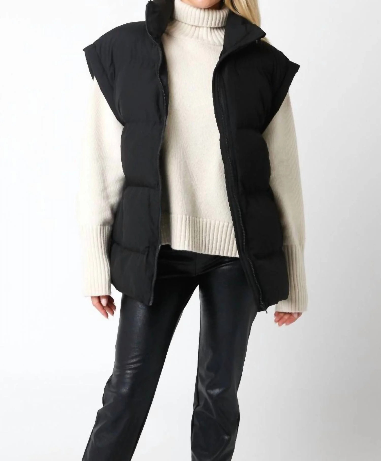 Harper Puffer Vest In Black | Shop Simon