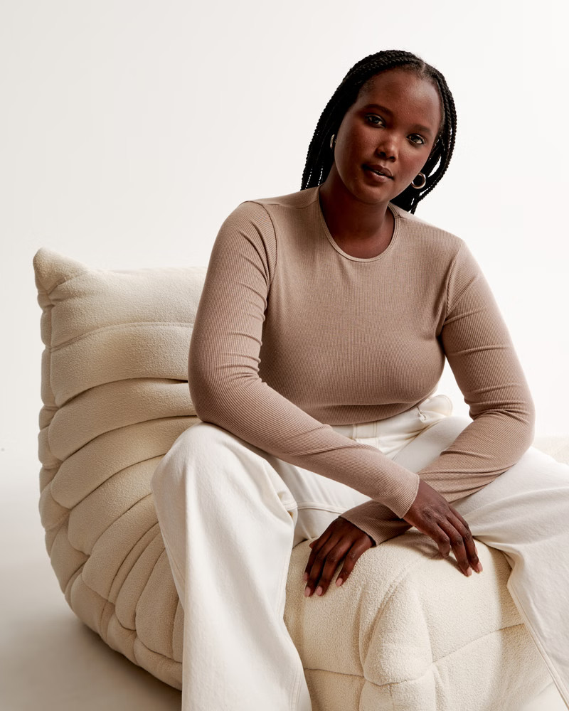 Essential Long-Sleeve Featherweight Rib Tuckable Top | Abercrombie & Fitch (US)