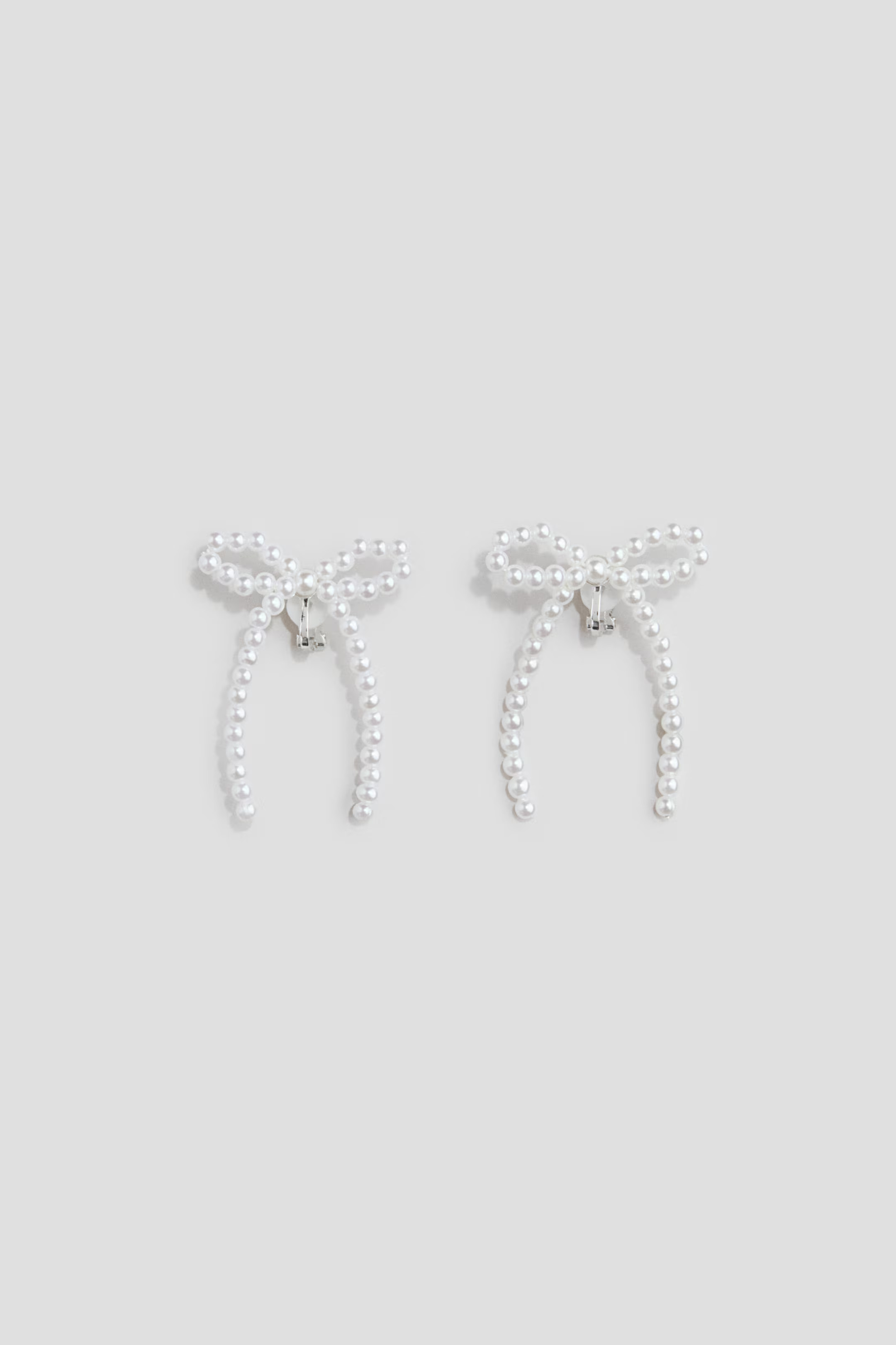 Bow-shaped clip earrings - White - Kids | H&M GB | H&M (UK, MY, IN, SG, PH, TW, HK)