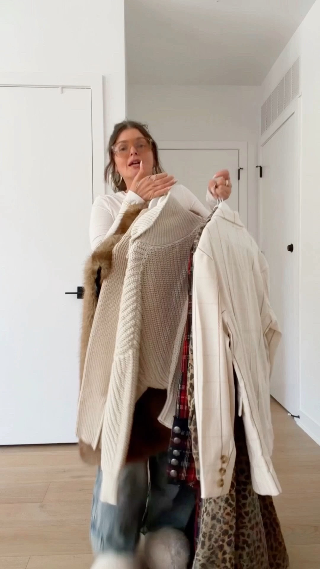 Tis the season for outerwear and knits. I’ve found some great pieces from @freepeople for us!

wearing my true size, medium in all
except the barrel cargo jeans & faux fur vest, I sized up one

#freepeoplepartner