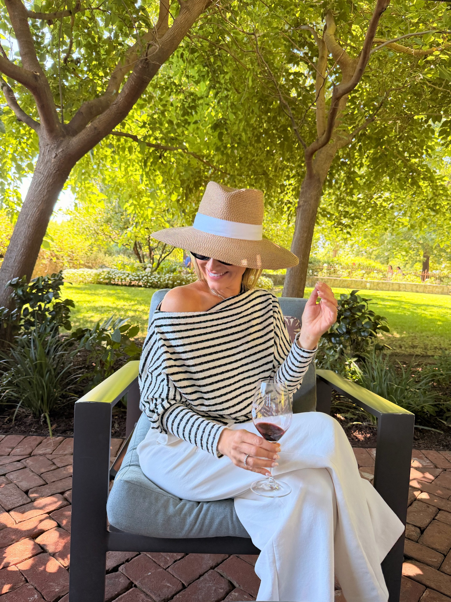 Most beautiful travel outfit! 🖤 obsessed with my wrinkle free comfy pants! Own in 4 colors!!!!!

#LTKootd #LTKmomlife #LTKOver40