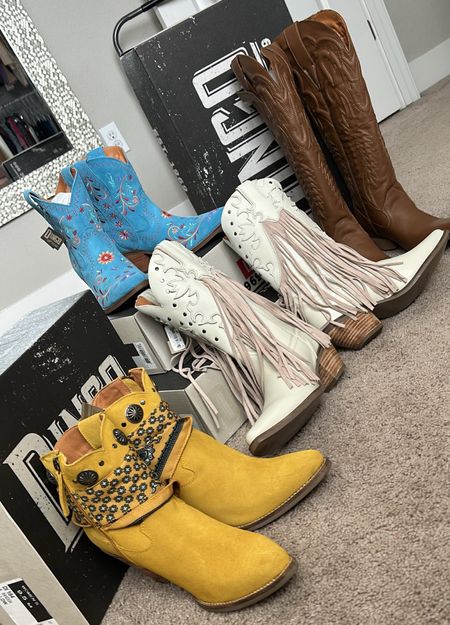 The cutest boots ever!!! 🩷

#westernoutfit #dingo1969 #dingoboots #westernstyle #boho #bohostyle #countryoutfit #countryconcert #springstyle 

#LTKU #LTKshoecrush #LTKstyletip