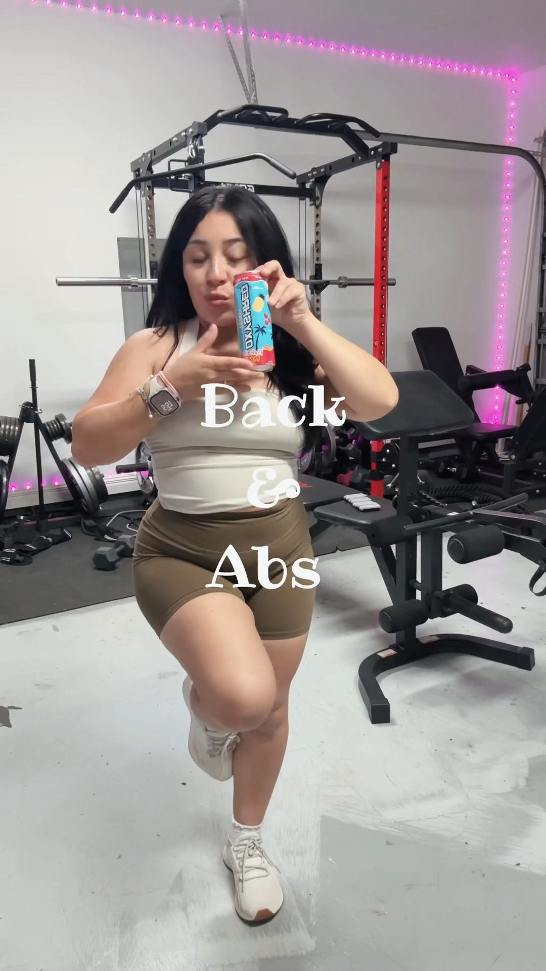 Back & abs this mama is getting her pink back. It’s shredding season ✨🙌🏼🤍 

#LTKActive #LTKPetite #LTKfitnessgoals