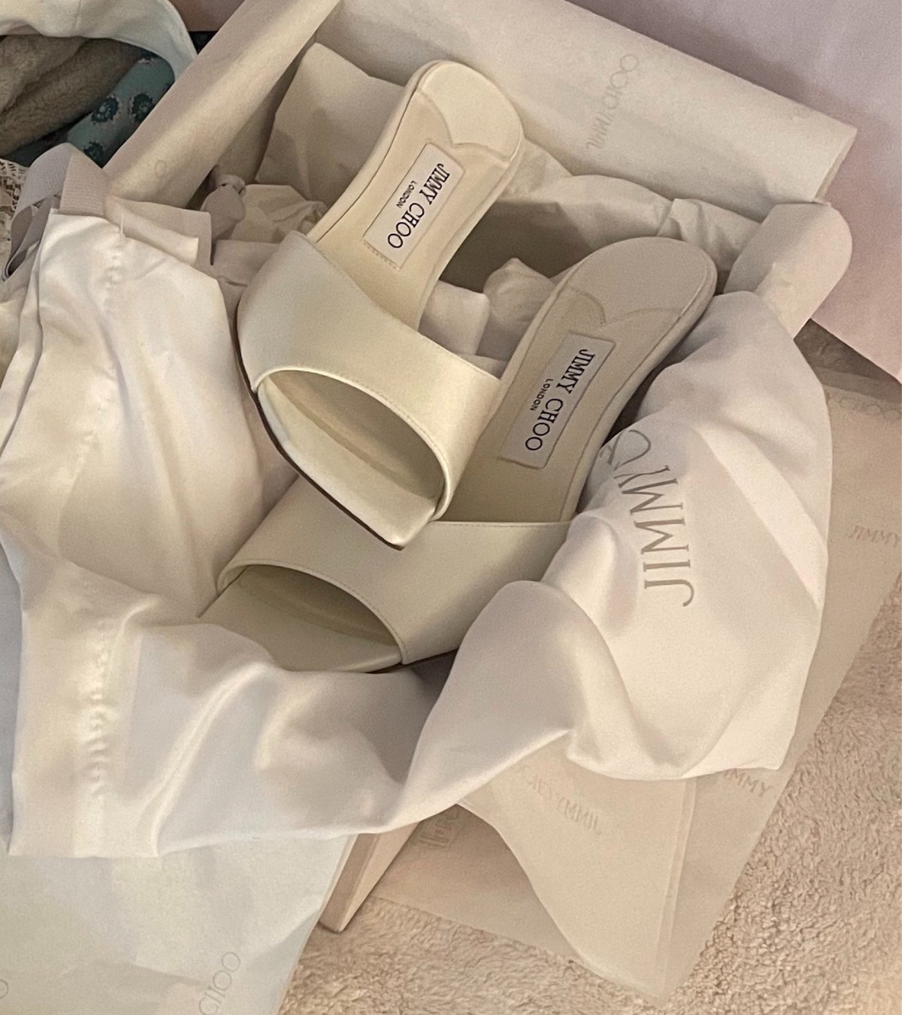 My graduation shoes. Absolutely stunning classic white go to heel 

#LTKHoliday #LTKGiftGuide #LTKParties