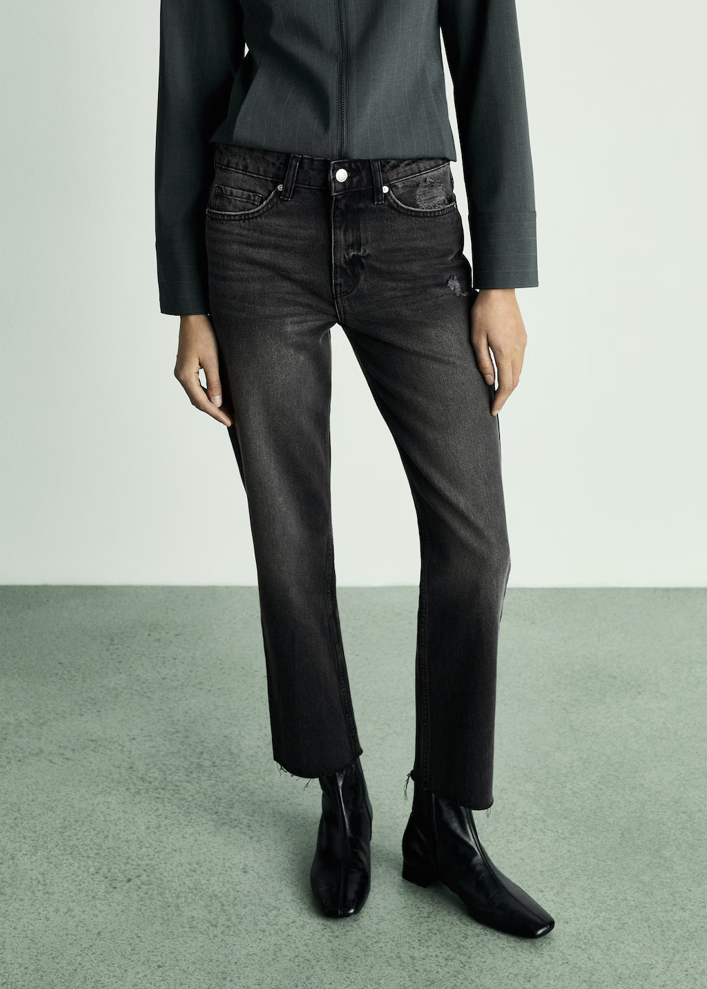 Blanca straight-fit cropped jeans - Women | MANGO United Kingdom | MANGO (UK)