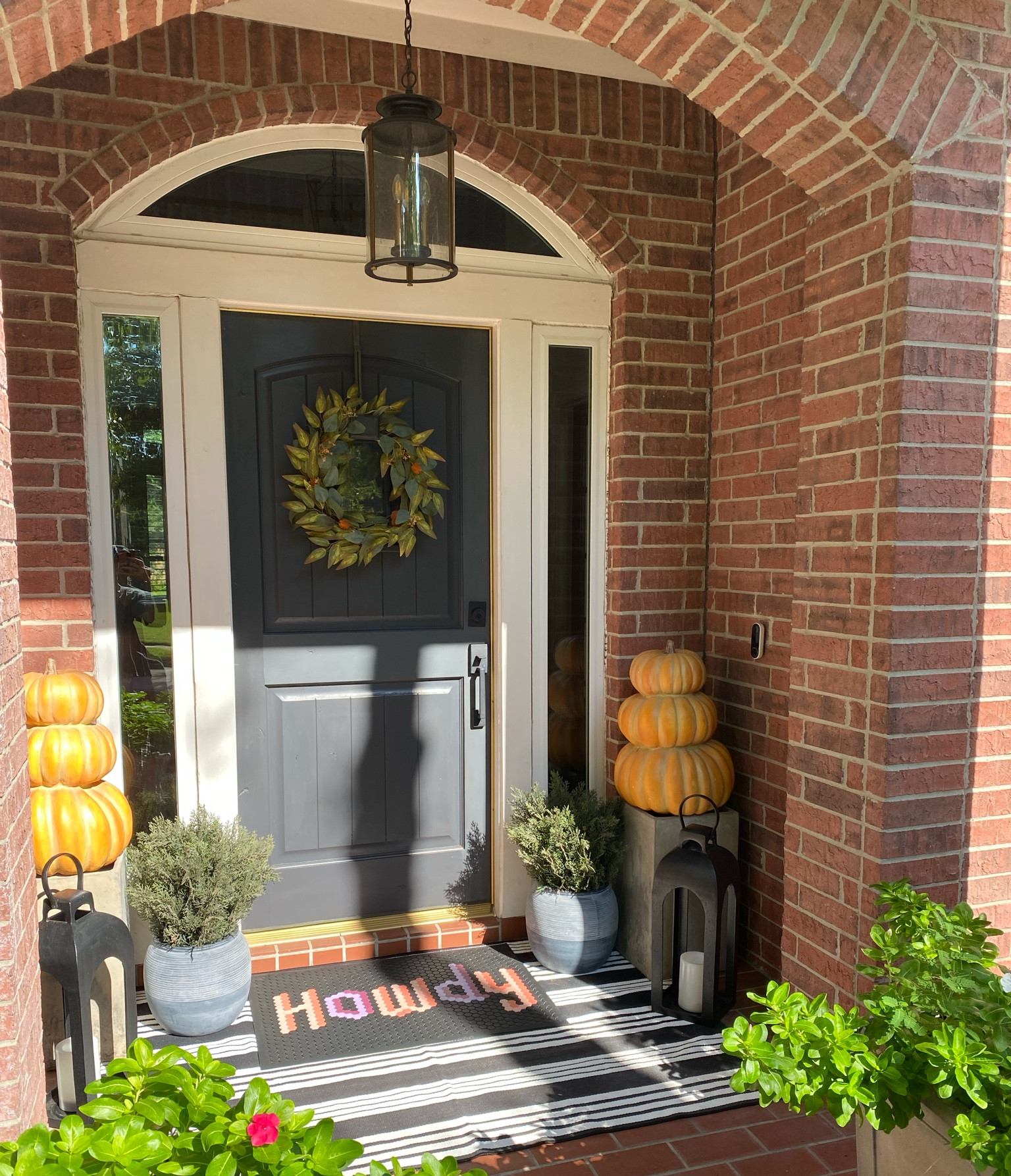 Fall porch decor 
